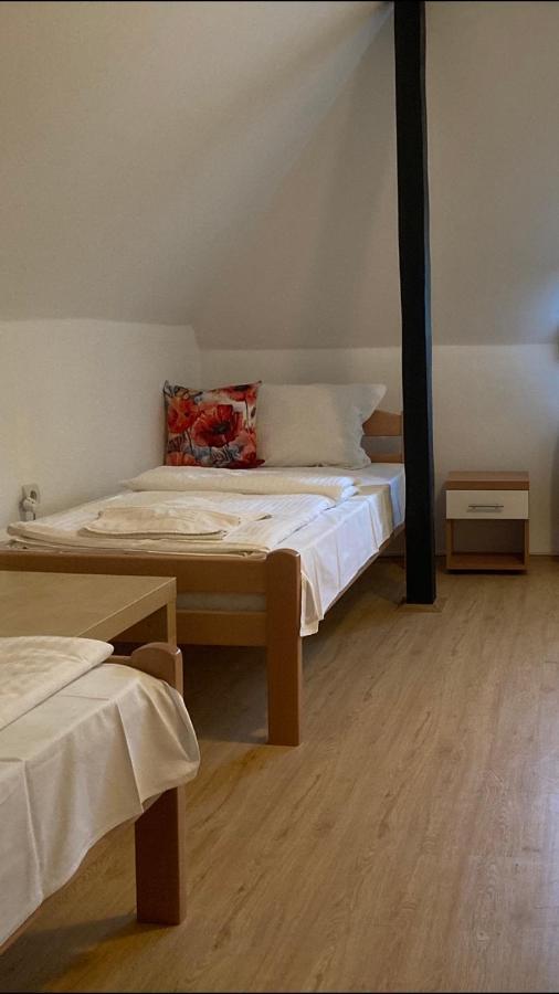B&B Villa Pipacs Feketić Buitenkant foto