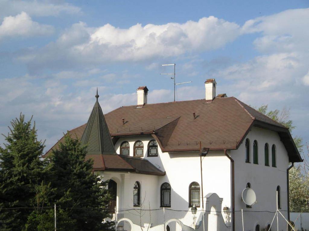 B&B Villa Pipacs Feketić Buitenkant foto