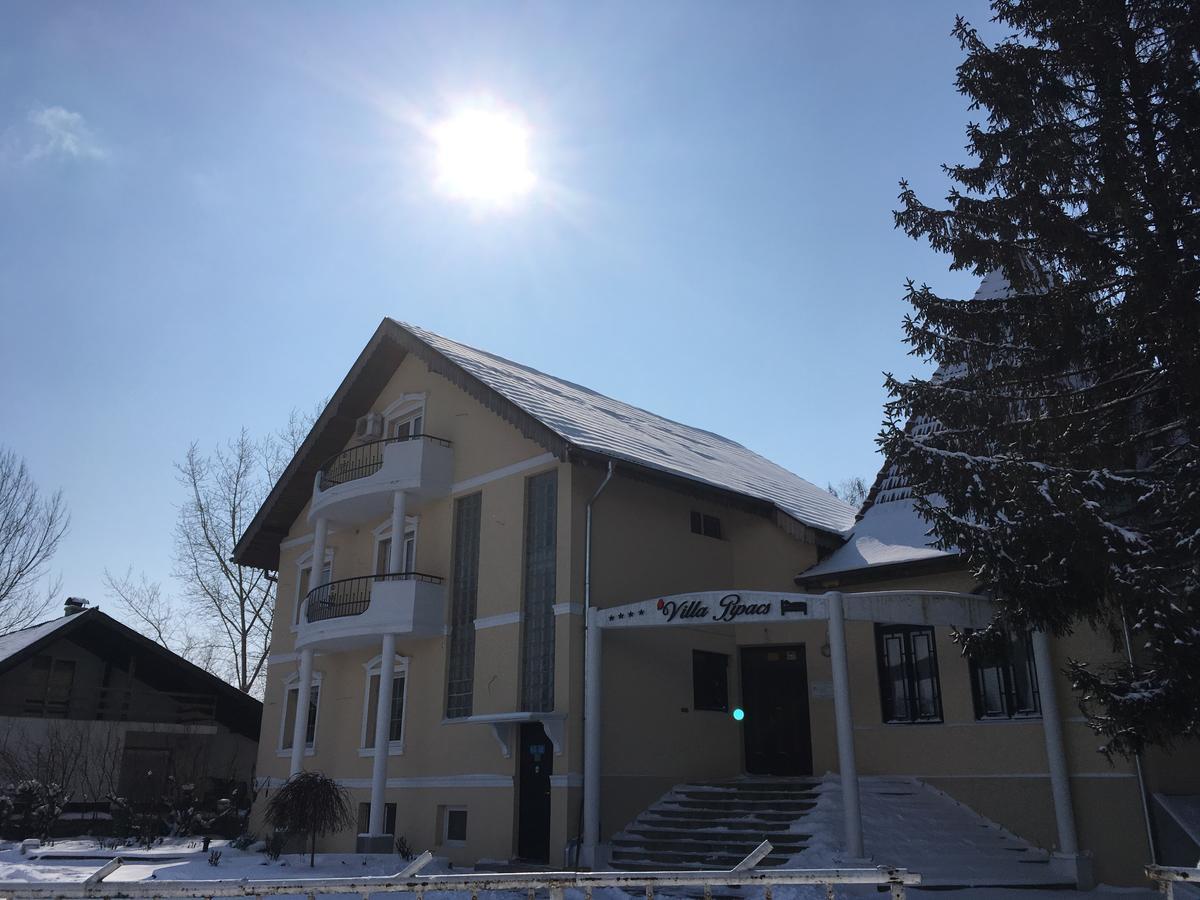 B&B Villa Pipacs Feketić Buitenkant foto