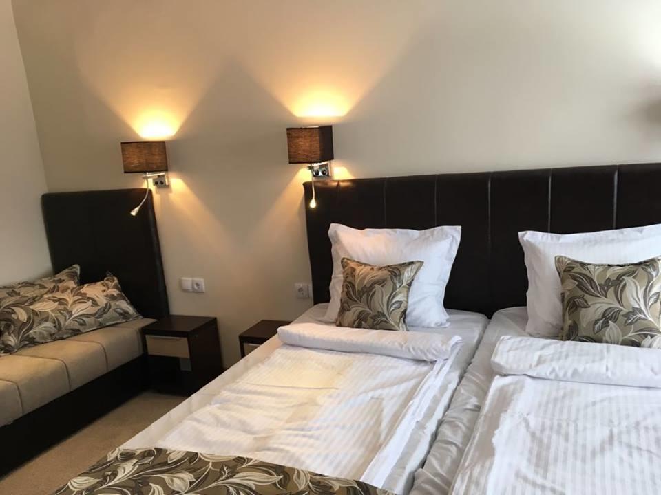 B&B Villa Pipacs Feketić Buitenkant foto